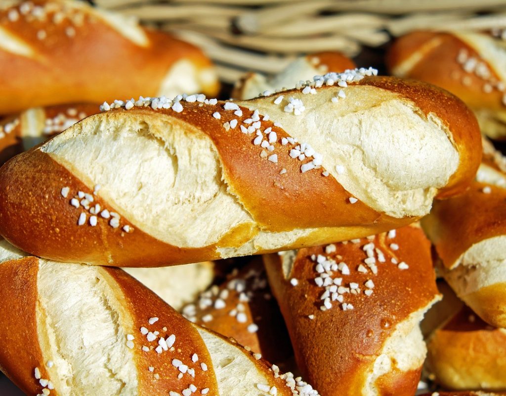 לחמניות בציפוי מלח גס